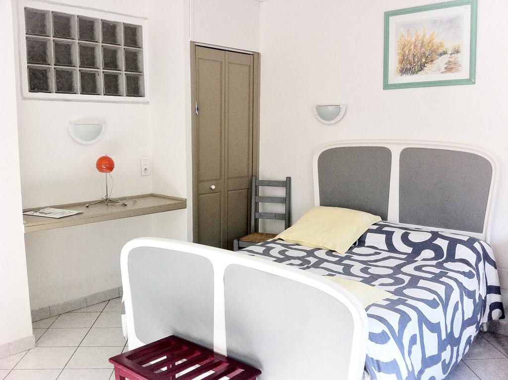 Hotel Residence Larroque Caussade Oda fotoğraf